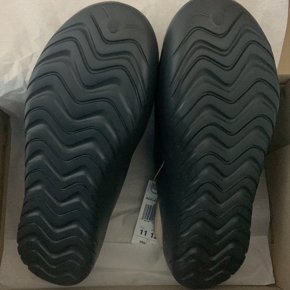 Men's Adidas Clogs - US 11 Carbon/Core Black - Picture 5 of 6